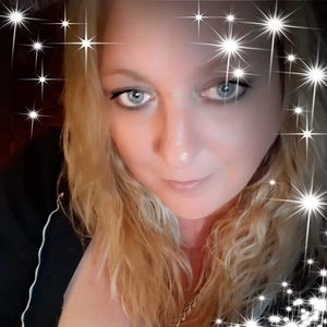 Meet your Posher, Carla